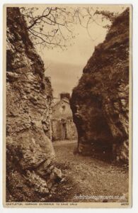 Narrow entrance to Cave Dale